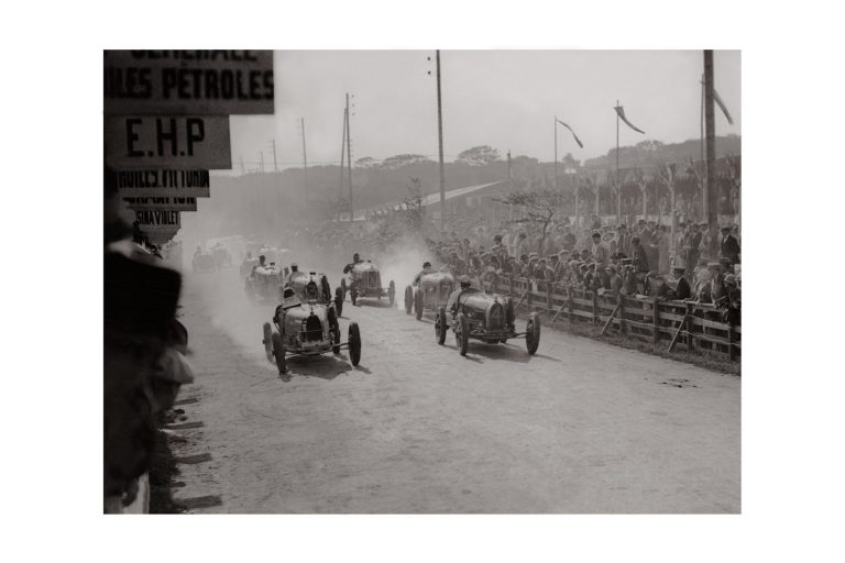 Photo d'époque Automobile n°03 - bugatti type 35 GP - photographe Victor Forbin