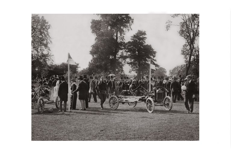 Photo d'époque Automobile n°13 - châssis Ford