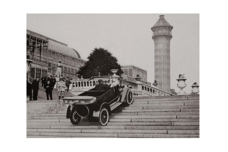 Photo d'époque Automobile n°26 - voiture Willys Overland - photographe Victor Forbin