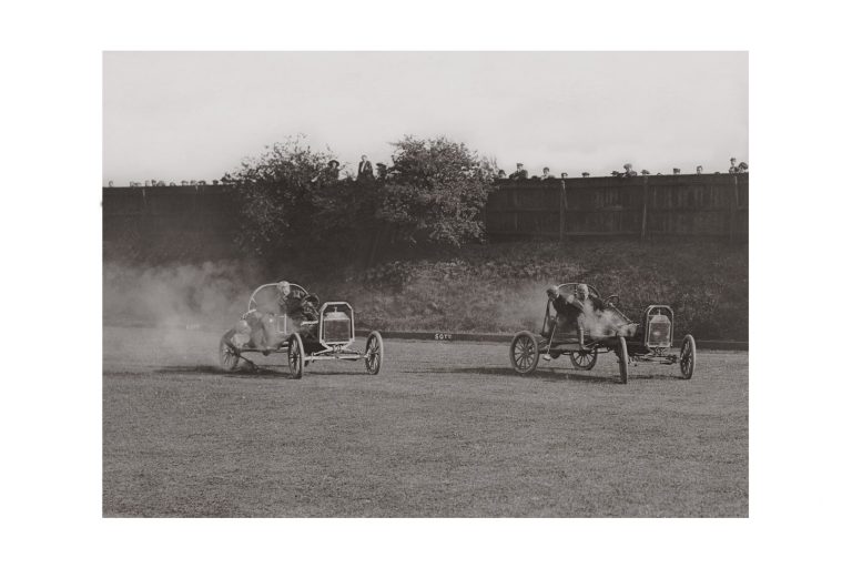 Photo d'époque Automobile n°35 - châssis Ford - photographe Victor Forbin