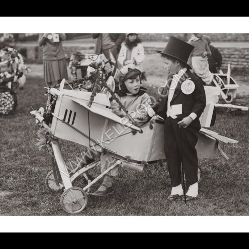 Photo d'époque dans les airs n°03 - photographe Victor Forbin