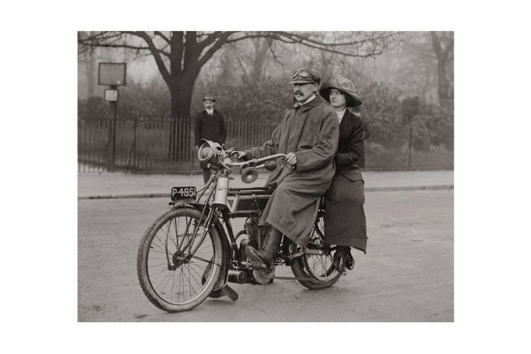 Photo d'époque cycles n°12 - photographe Victor Forbin