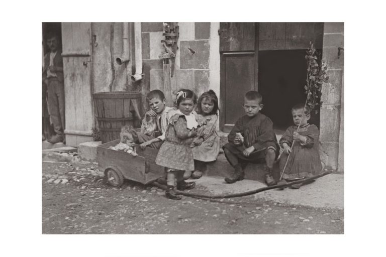 Photo d'époque Enfance n°01 - Auvergne - Mai 1908