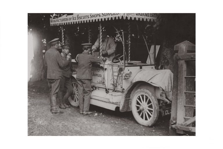 Photo d'époque commerce n°11 - fabricant de biscuits glacés - photographe Victor Forbin