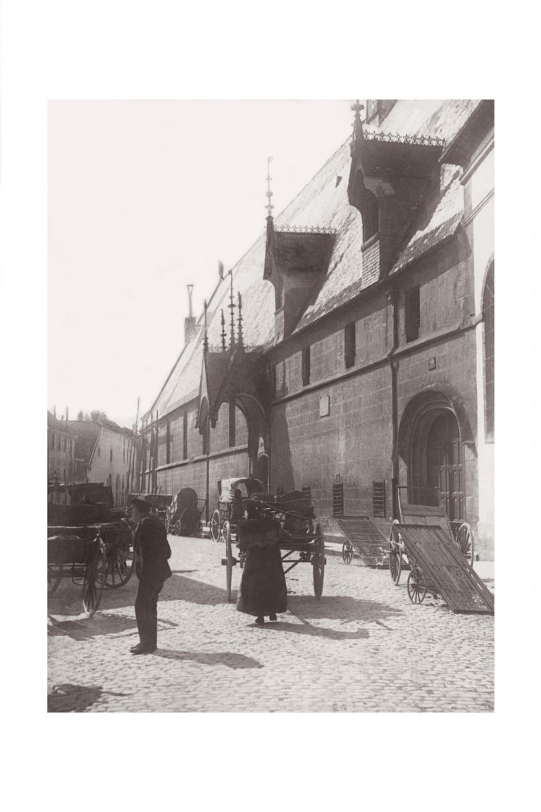 Photo d'époque urbain n°16 - Hospices Beaune 1912