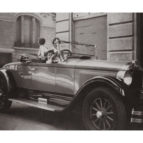 Photo d'époque Enfance n°08 - enfants dans une voiture