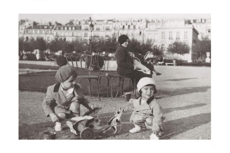 Photo d'époque tendre enfance n°10 - Champs de Mars Paris - 1934