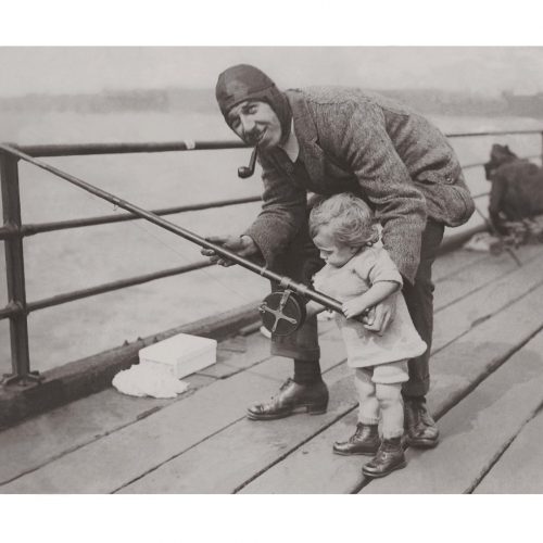 Photo d'époque tendre enfance n°16 - pêche - photographe Victor Forbin