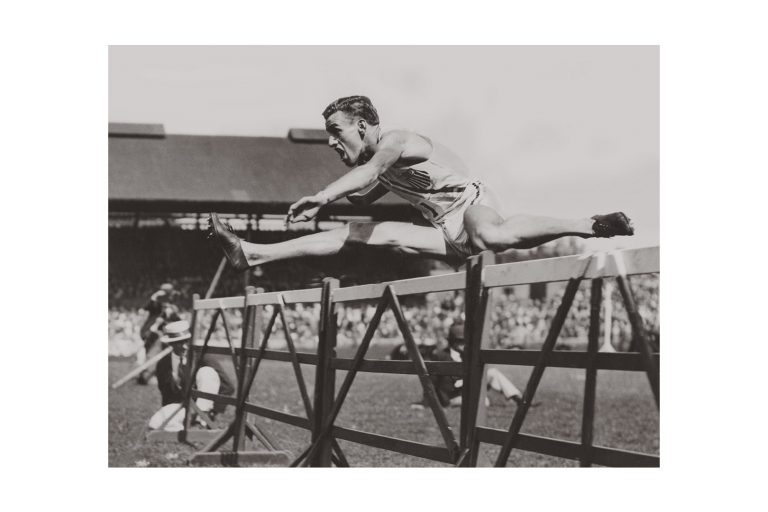 Photo d'époque sport n°03 - saut de haies