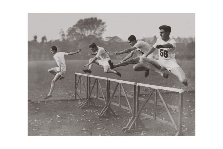 Photo d'époque sport n°05 - saut de haies