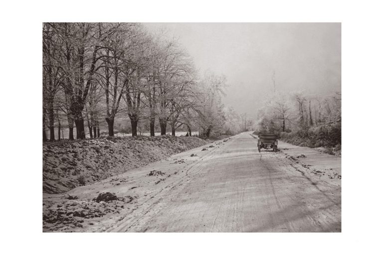 Photo d'époque Automobile n°67 - route de Bellac sous la neige - 1914