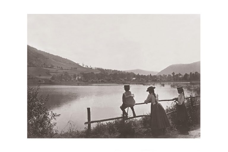 Photo d'époque campagne n°12 - promenade au bord d'un lac