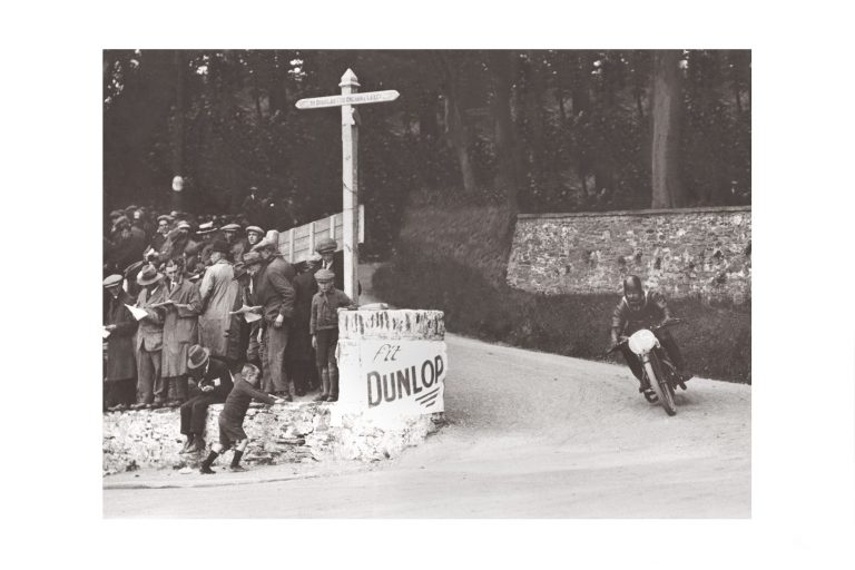 Photo d'époque Cycles n°43 - course moto - Ile de Man