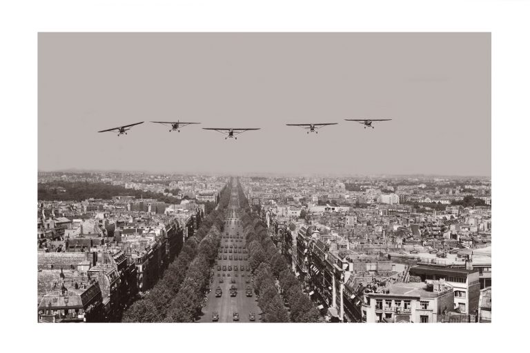 Photo d'époque dans les airs n°14 - défilé 14 juillet Paris
