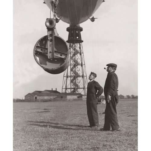 Photo d'époque dans les airs n°15 - inspection ballon dirigeable