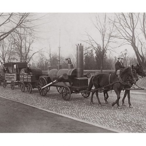 Photo d'époque locomotive n°05 - premier train datant 1825 présenté pour le centenaire du chemin de fer