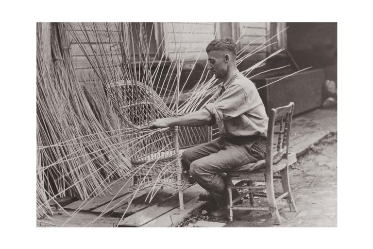 Photo d'époque métiers n°23 - tressage chaise en roseaux - Liverpool - Etats-Unis