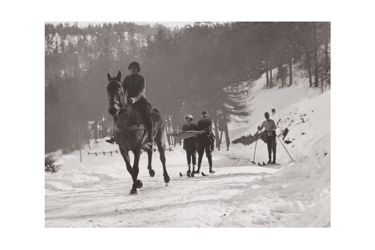 Photo d'époque montagne n°82 - ski attelé ou ski joëring