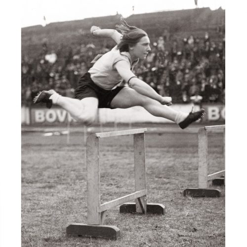 Photo d'époque sport n°37 - saut de haies