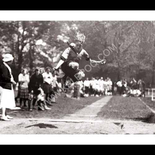 Photo d'époque sport n°45- saut en longueur