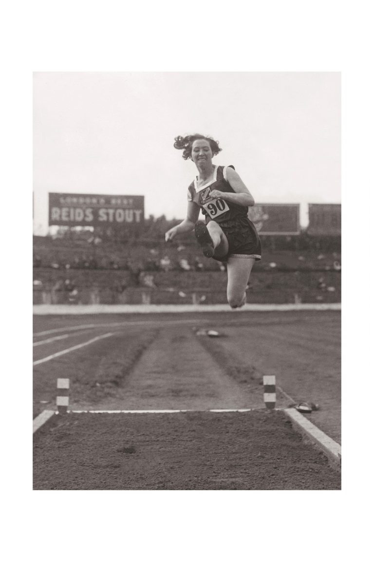 Photo d'époque sport n°48 - saut en longueur