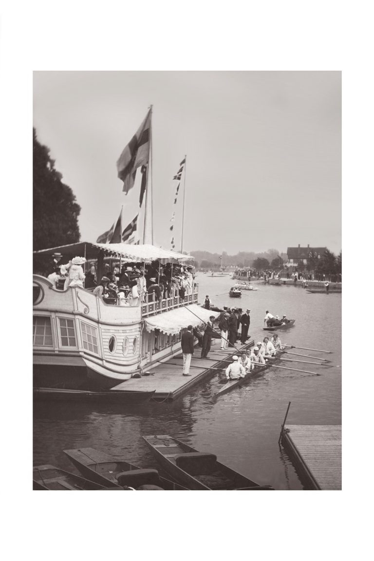 Photo d'époque sur l'eau n°02 - bateau à roue et avirons
