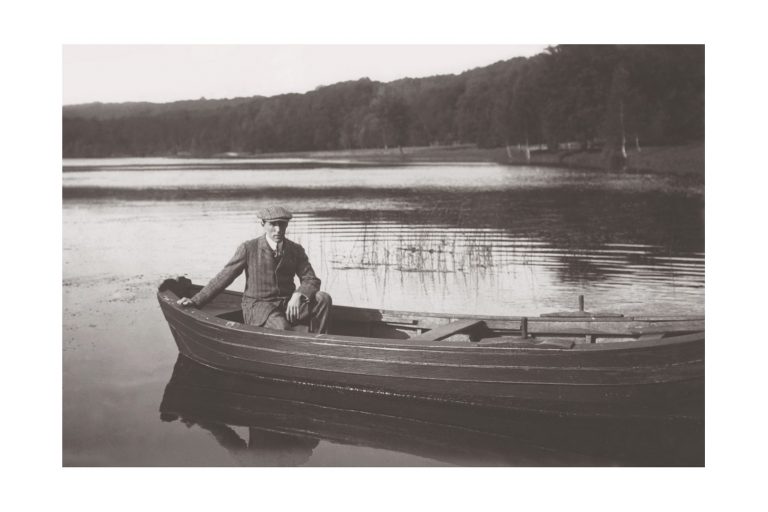 Photo d'époque sur l'eau n°19 - barque Compiègne - 1913