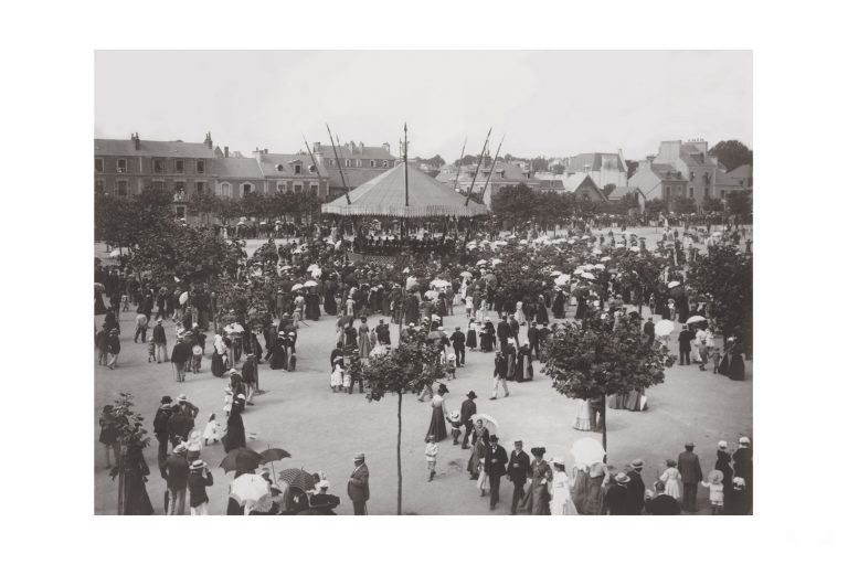Photo d'époque urbain n°19 - fête nationale Bretagne Sud