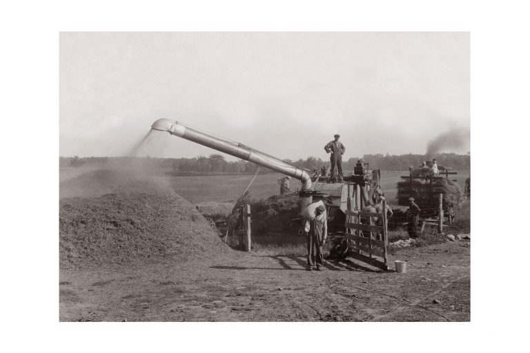 Photo d'époque Campagne n°19 - battage du blé - Photographe Victor Forbin