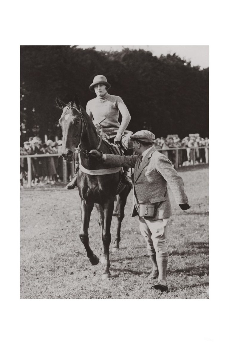 Photo d'époque Equitation n°48 - Ms Rickaby sur Bogus - Newmarket