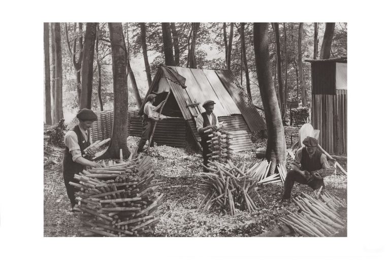 Photo d'époque commerce n°28 - confection artisanale chaises en bois