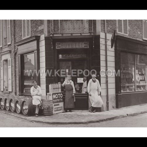 Photo d'époque métiers n°33 - buvette et distributeurs d'essence