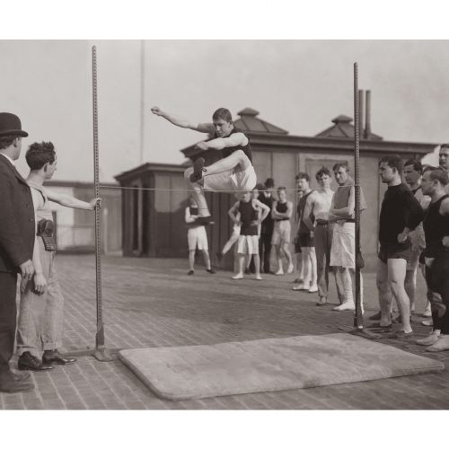 Photo d'époque sport n°57 - saut en hauteur