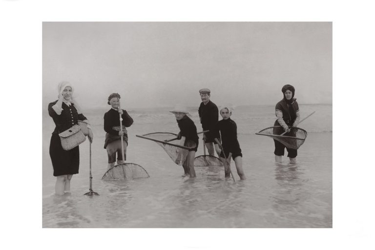 Photo d'époque mer n°57 - pêche à la crevette - Baie de somme - 1909