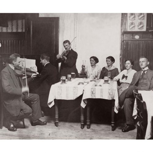 Photo d'époque musique n°01- Musiciens dans un café