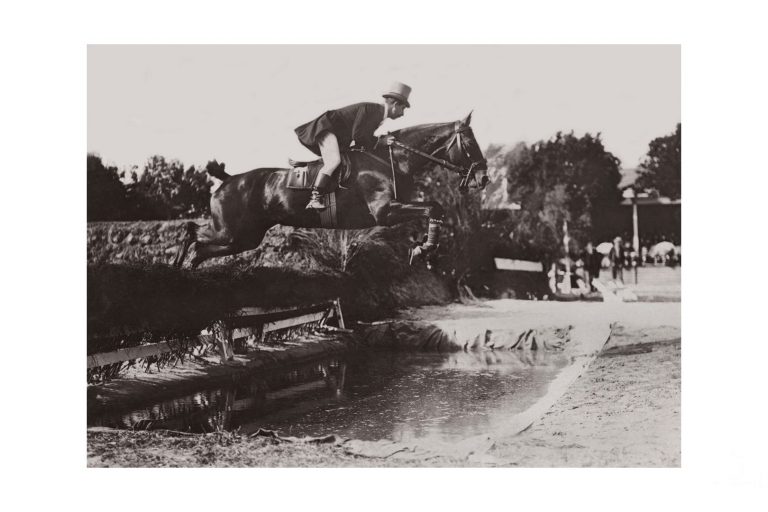 Photo d'époque Equitation n°55 - saut de haies