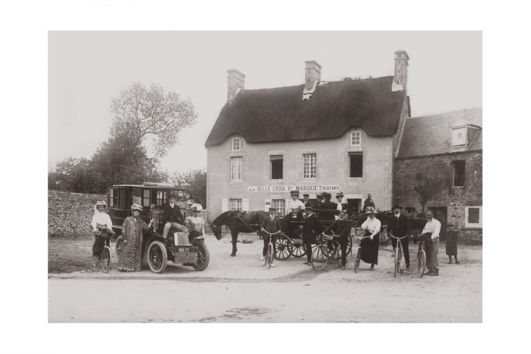 Photo d'époque Urbain n°23 - auberge A la Belle Croix