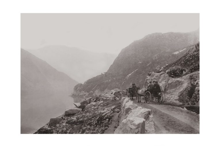 Photo d'époque Montagne n°107 - charrettes à cheval