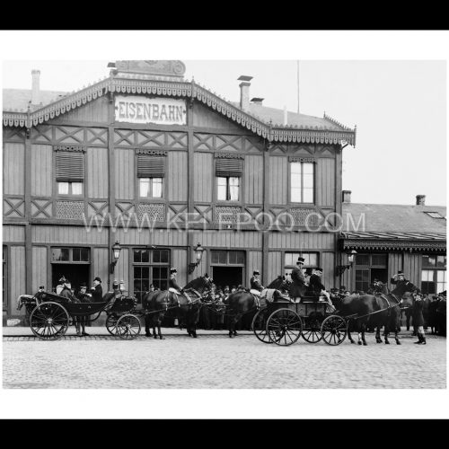 Photo d'époque Luxembourg n°01 - calèches royales devant la Gare - 1893 - photographe Charles Bernhoeft