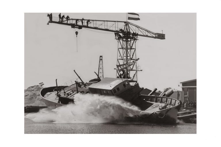 Photo d'époque Sur l'eau n°58 - Mise à l'eau - chantier naval hollandais