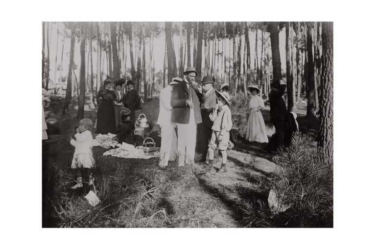 Photo d'époque Campagne n°24 - pique-nique en famille