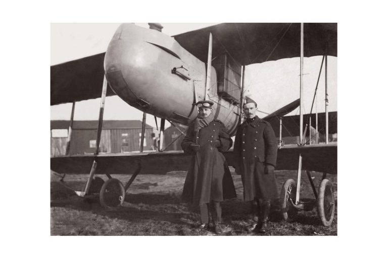 Photo d'époque Dans les airs n°26 - photo ancienne avion