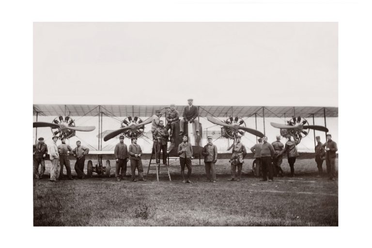 Photo d'époque Dans les airs n°27 - avion ancien 4 hélices