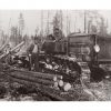 Photo d'époque Métiers n°46 - ancien char de guerre utilisé pour tirer des wagons de rondins de bois - Nord du Minnesota - Mai 1923 - Photographe Victor Forbin