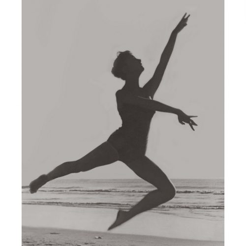 Photo d'époque SPORT n°71 - entrainement de danse classique sur la plage