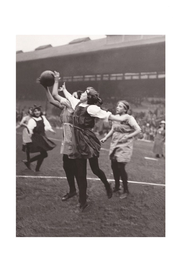 Photo d'époque SPORT n°80 - match de Netball - London Sports Festival