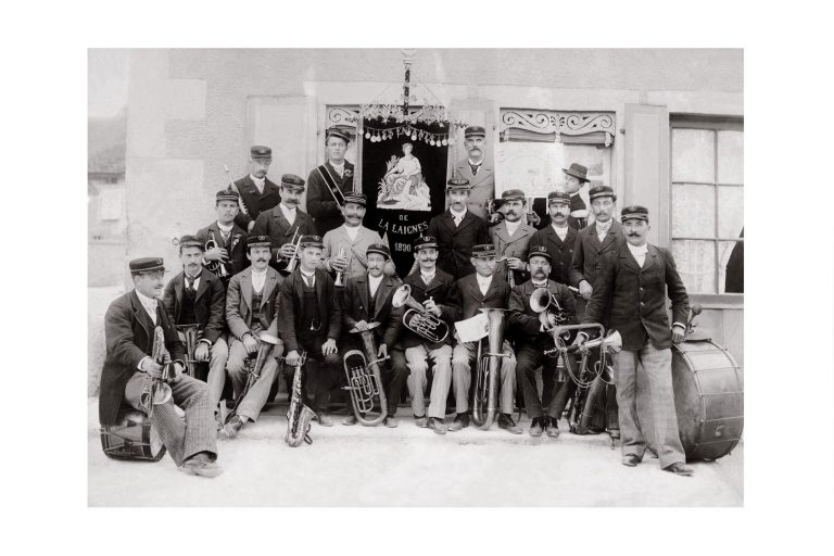 Photo d'époque Musique n°08 - Orchestre Les enfants de la Laignes - Côte d'Or - 1890