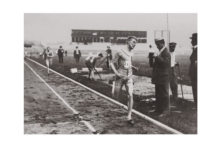 Photo d'époque SPORT n°92 - compétition d'athlétisme