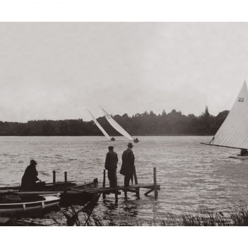 Photo d'époque Sur l'eau n°66 - régates à la voile sur l'Erdre en région nantaise