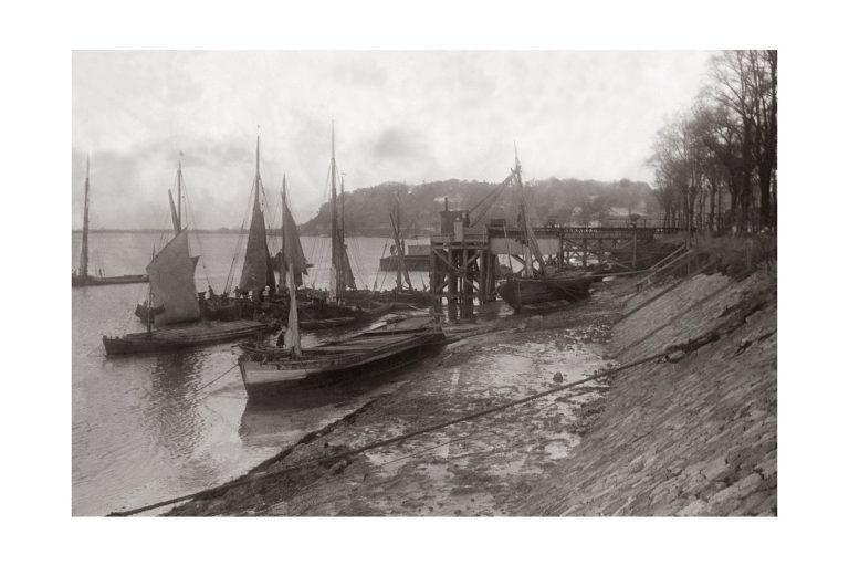 Photo d'époque Sur l'eau n°70 - bateaux de pêche bord de la Garonne